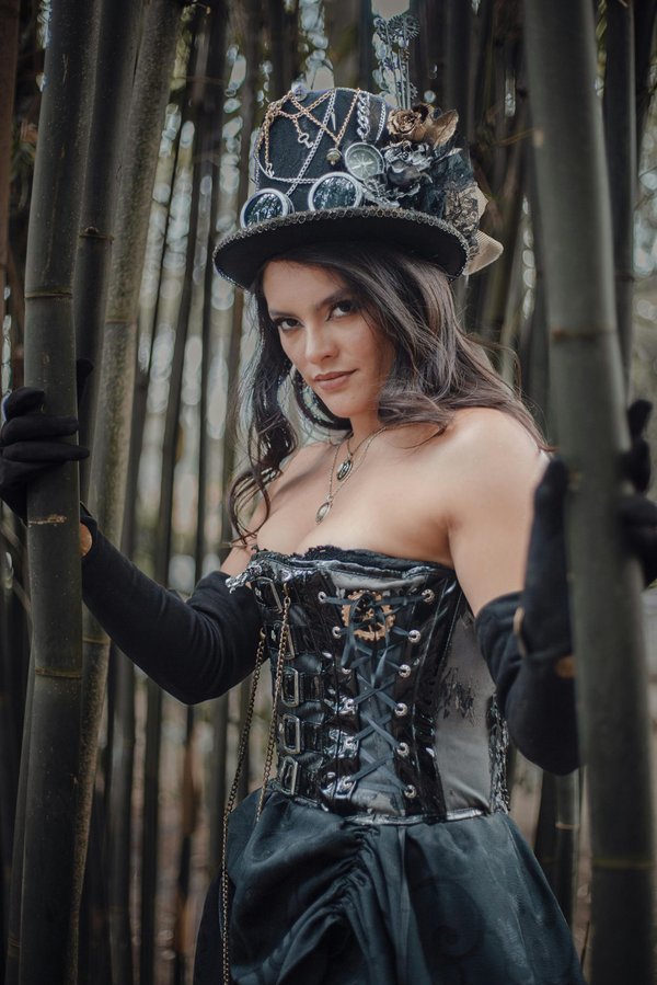 Comment penser et porter la style steampunk femme à la mode